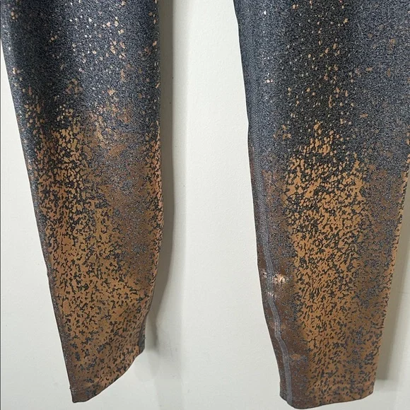 Beyond Yoga Alloy Ombre Shimmer Speckled Leggings in Grey/Rose Gold Size S - Picture 12 of 13